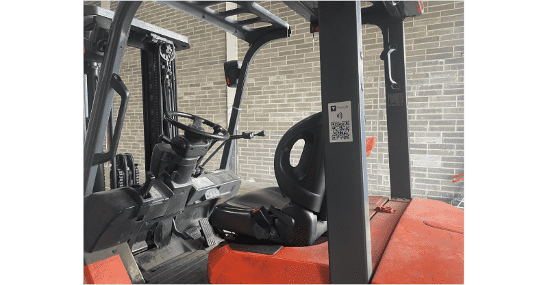 Example of placing the QR code on the forklift